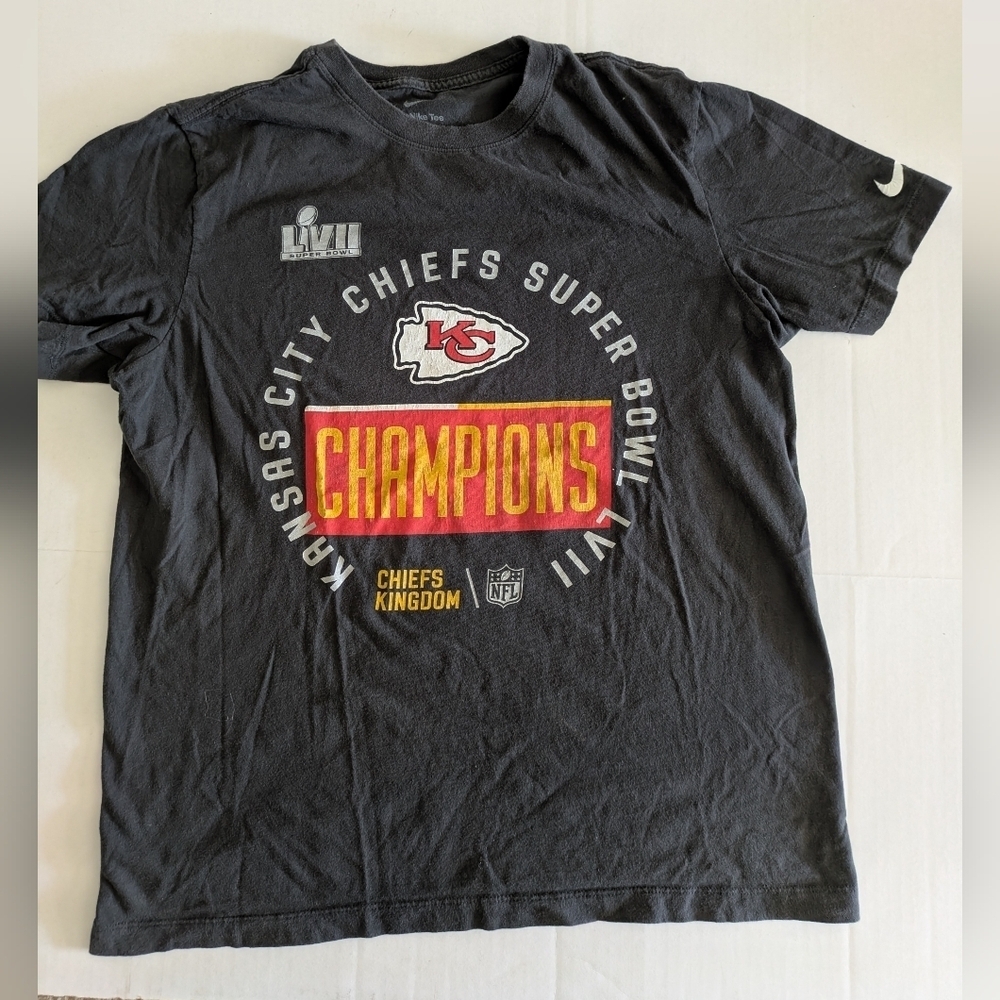 Nike Charcoal Grey Kansas City Chiefs Super Bowl Champions Tshirt Medium